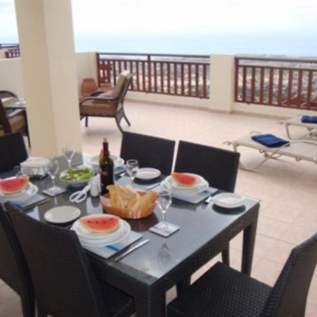 First Floor 2 Bedroom Apartment, Large Balcony, Amazing Sea Views, Communal Pool Peyia Esterno foto