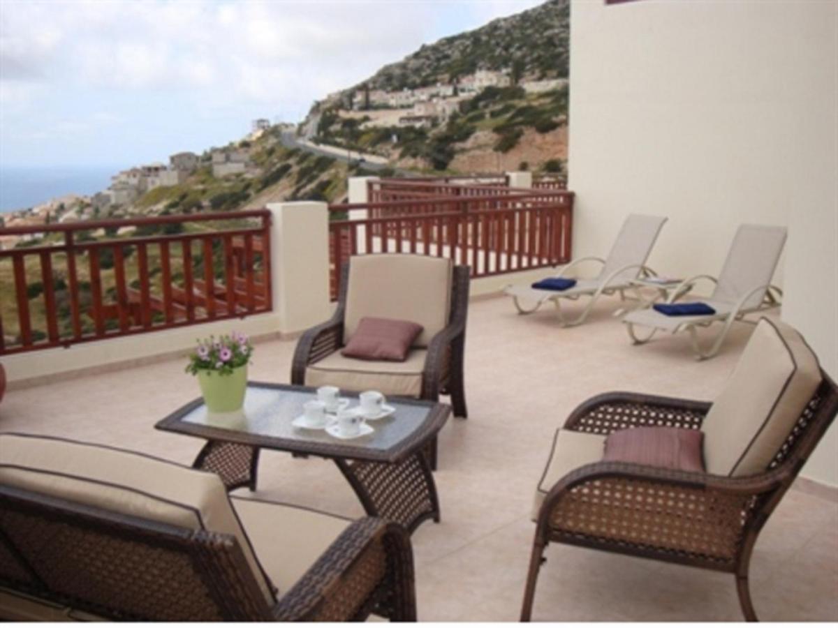 First Floor 2 Bedroom Apartment, Large Balcony, Amazing Sea Views, Communal Pool Peyia Esterno foto