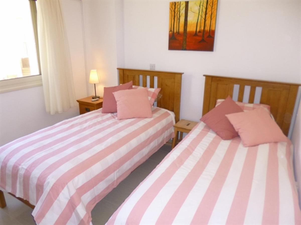 First Floor 2 Bedroom Apartment, Large Balcony, Amazing Sea Views, Communal Pool Peyia Esterno foto